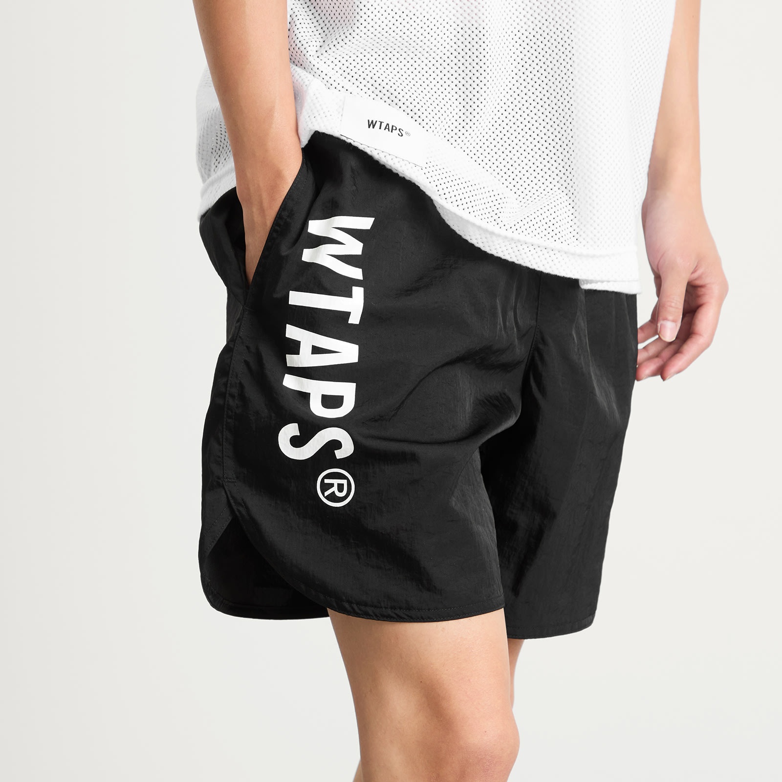 WTAPS Nylon Logo Shorts - 5