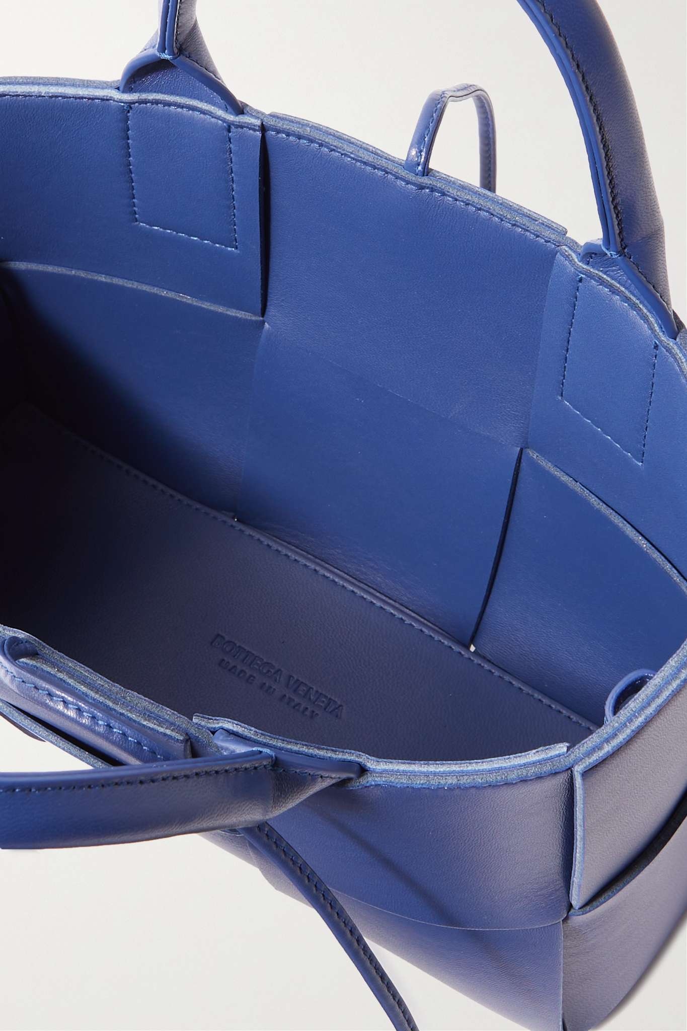 Arco mini intrecciato textured-leather tote - 5