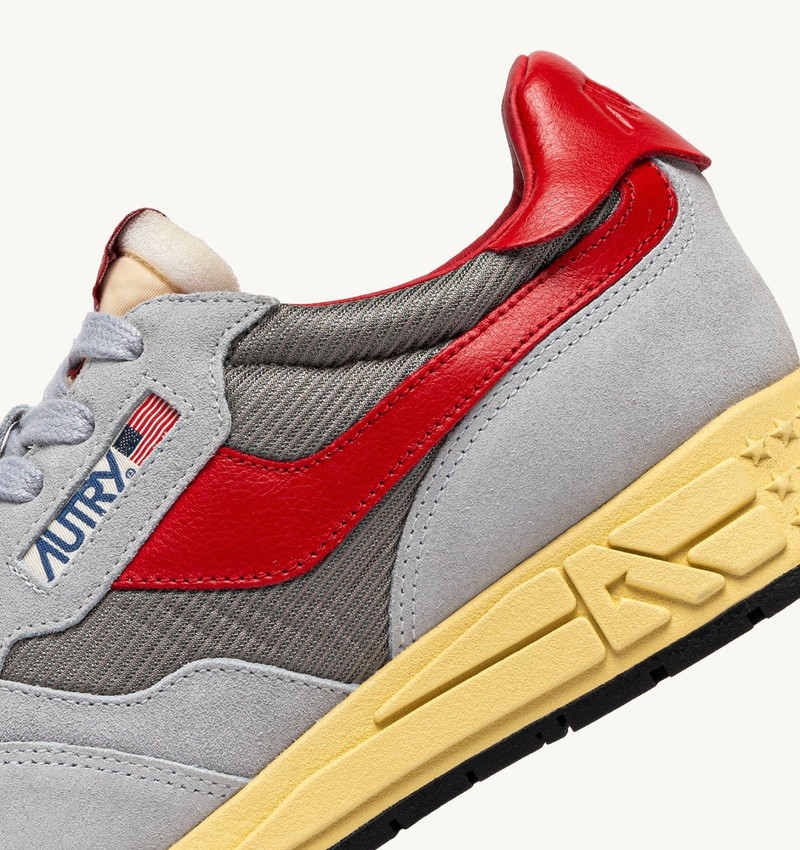 REELWIND LOW SNEAKERS IN GRAY AND MOON SUEDE AND MESH 6