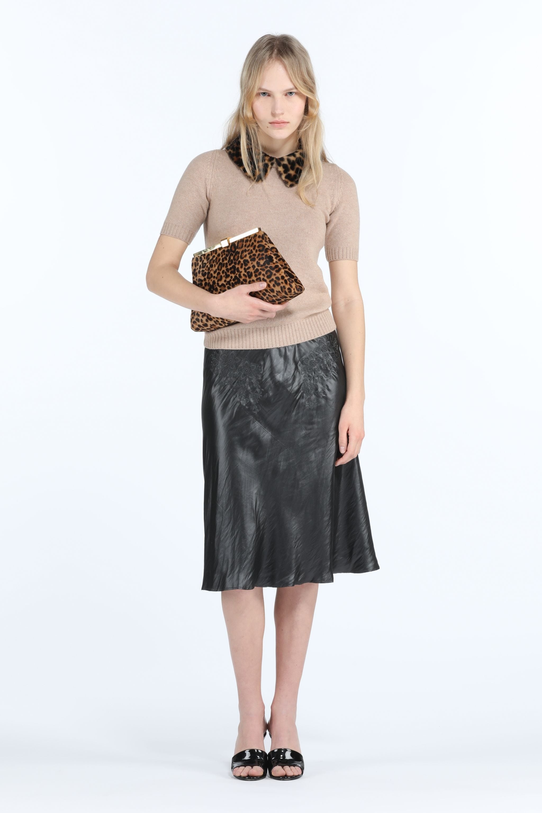 EMBROIDERED CREASE-EFFECT SKIRT - 4