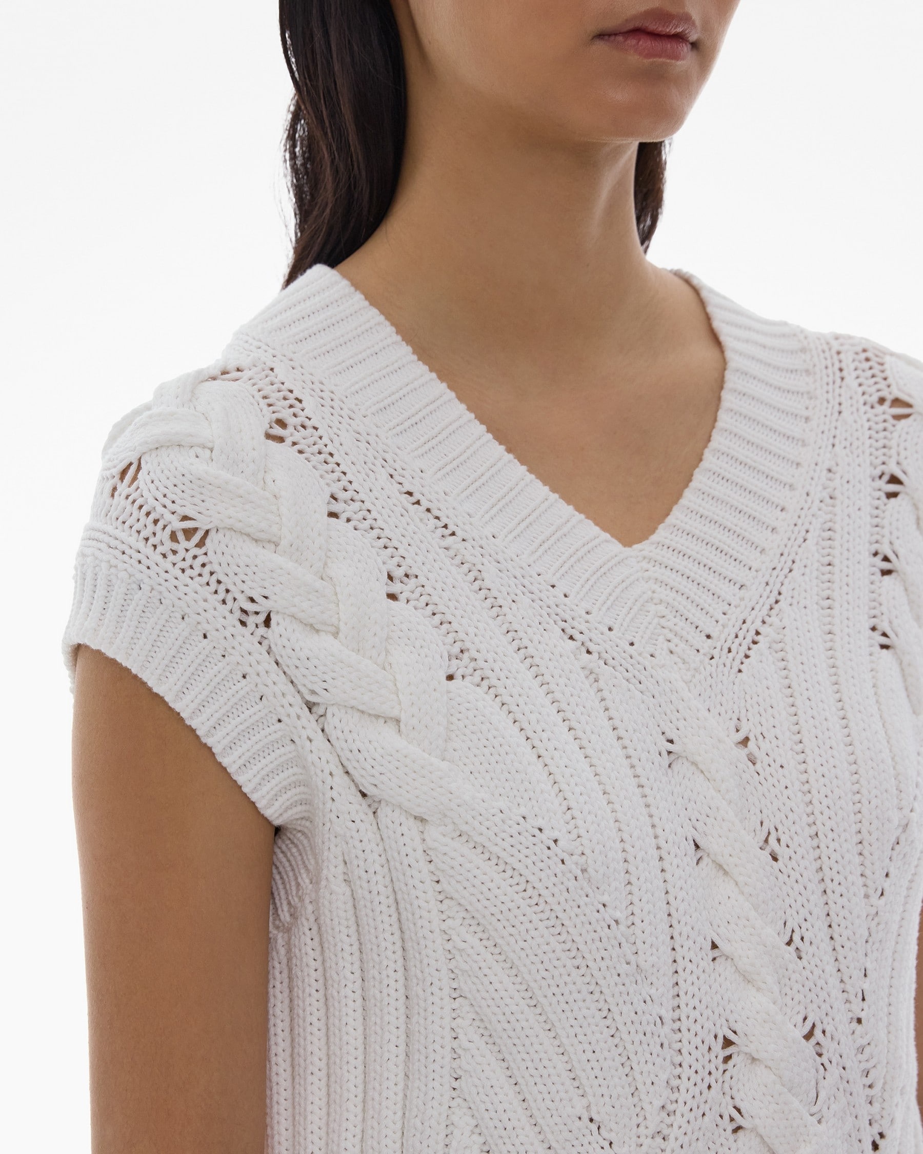 CABLE KNIT SWEATER VEST - 6