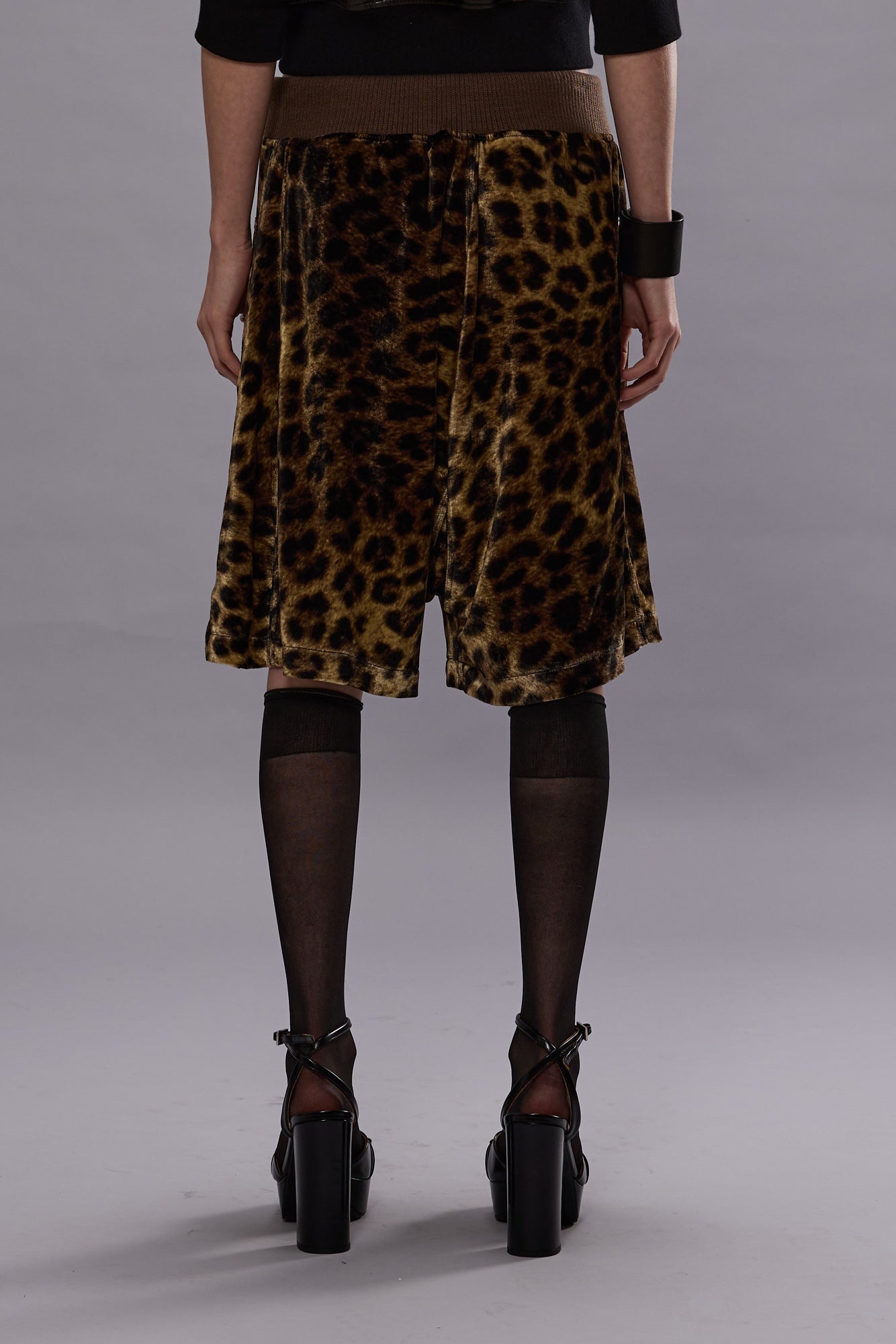 CROSSOVER SHORT - LEOPARD VELVET - 3