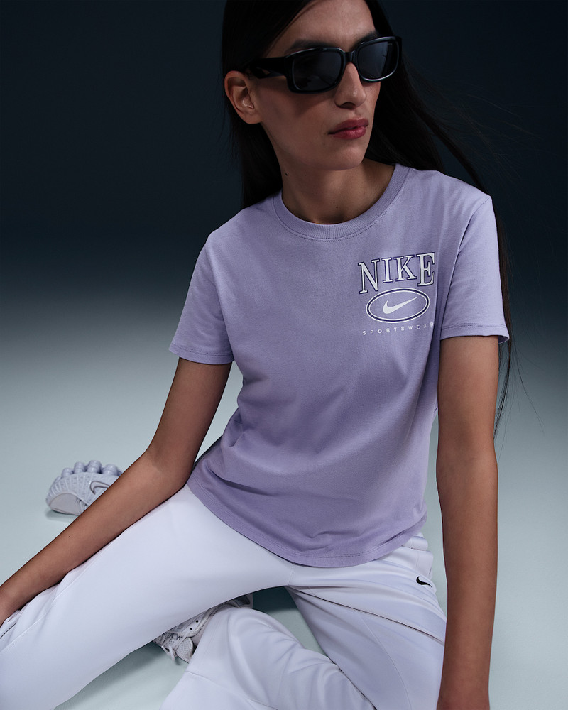 Nike Sportswear Club Women's Short-Sleeve Graphic T-Shirt 3