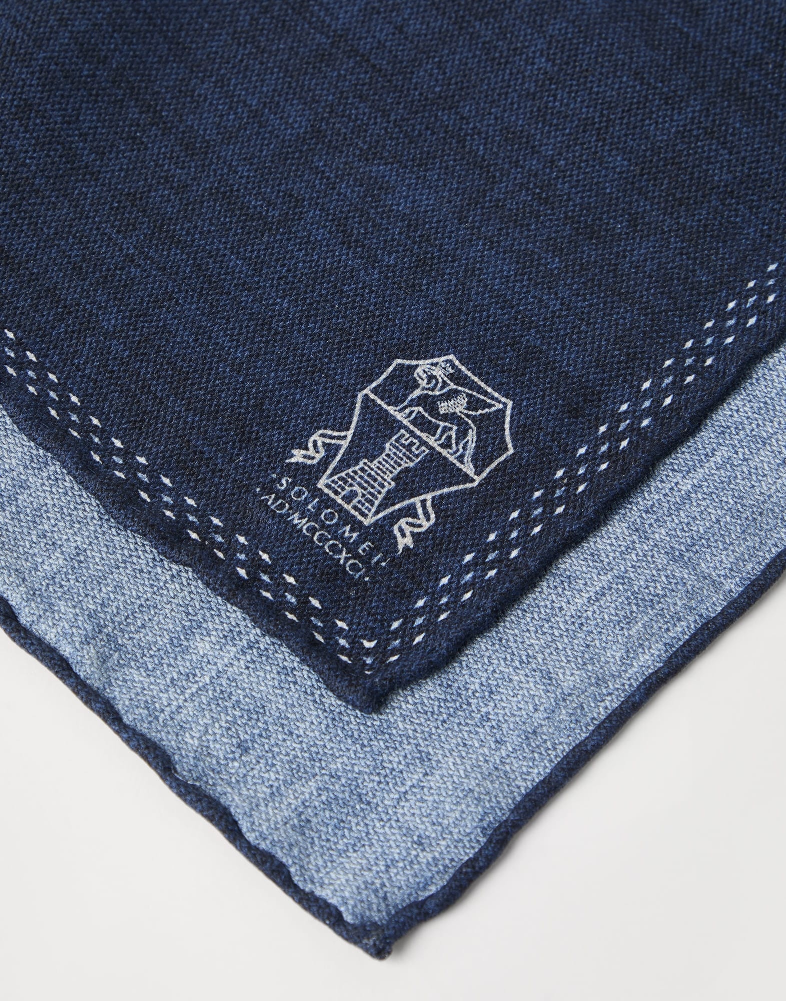 Silk pocket square with printed logo - 2