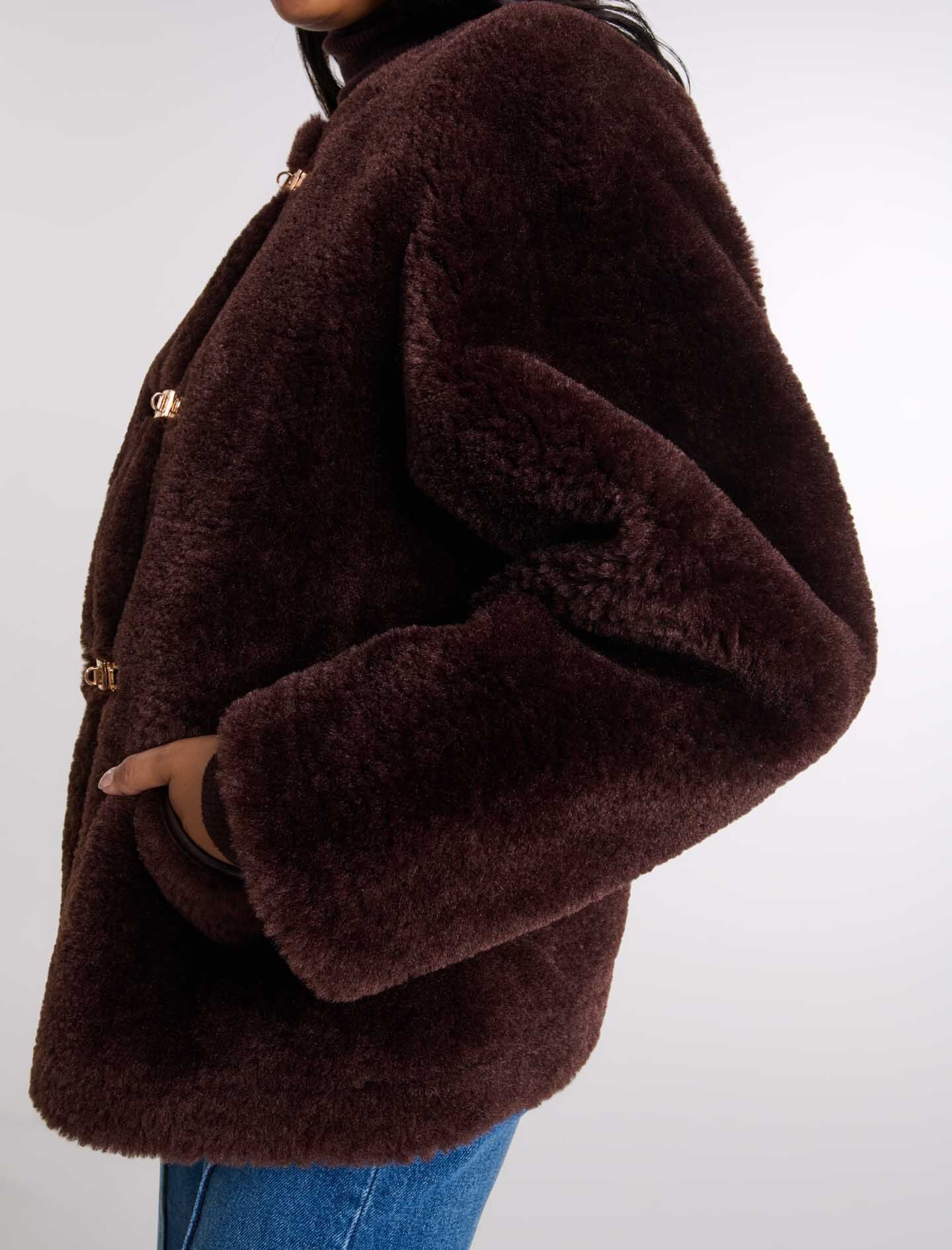 Short faux fur coat - 6