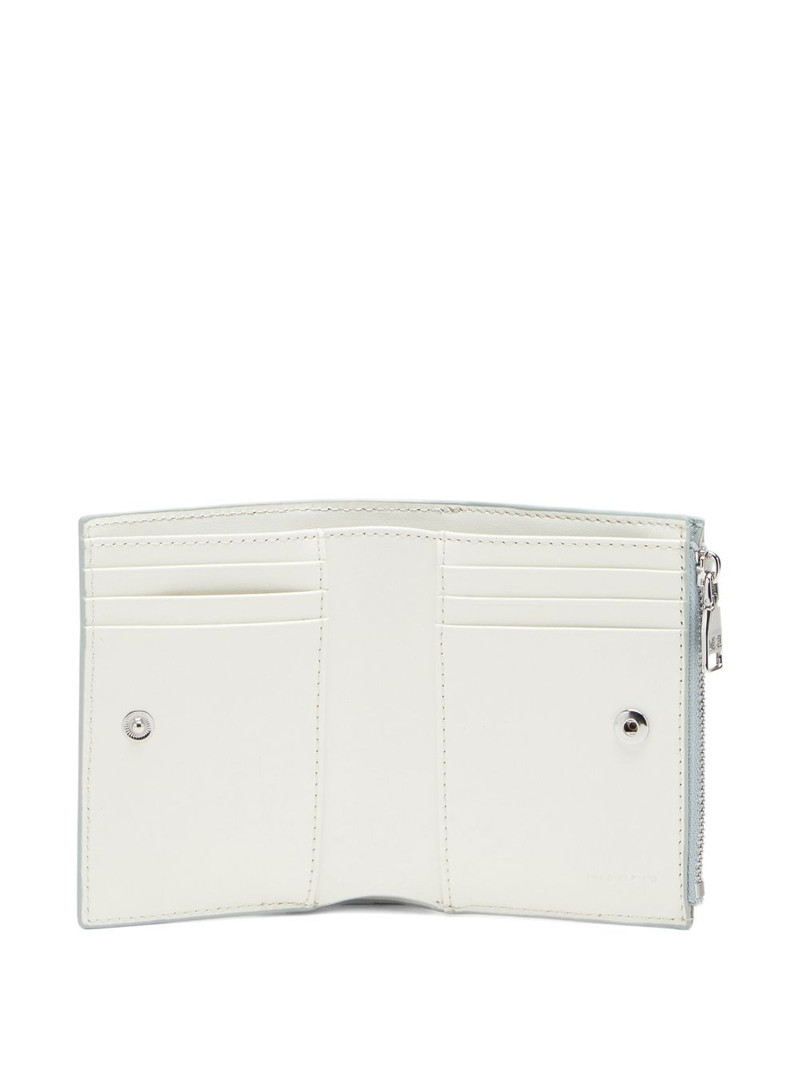 embossed-logo zip-fastening wallet 3