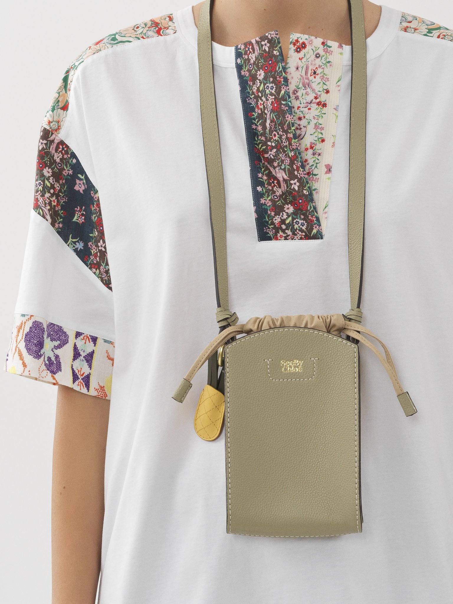 CECILYA VERTICAL POUCH - 4