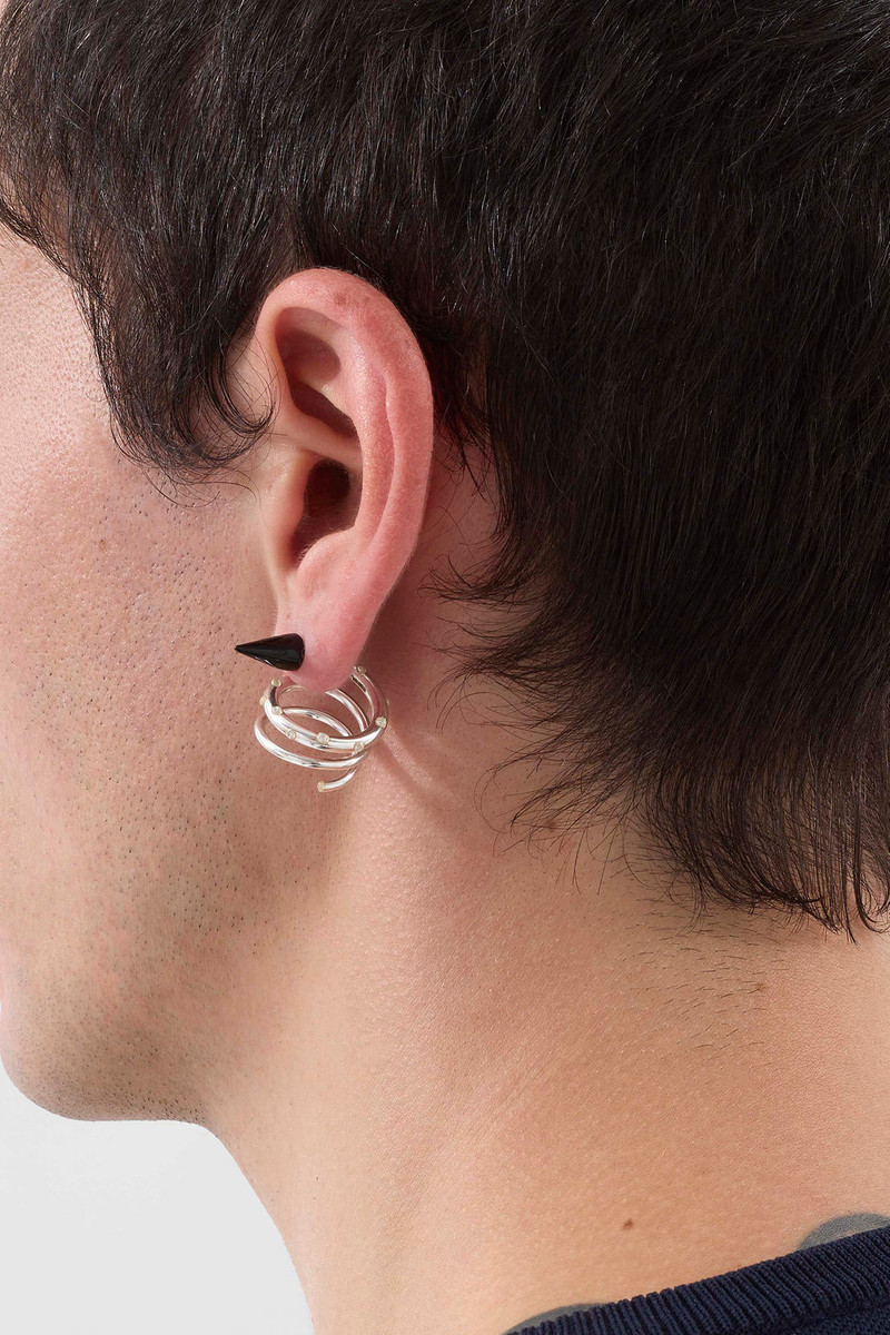 SUNNEI SMALL SPIRAL EAR-RING W/ STONES / silver / black outlook