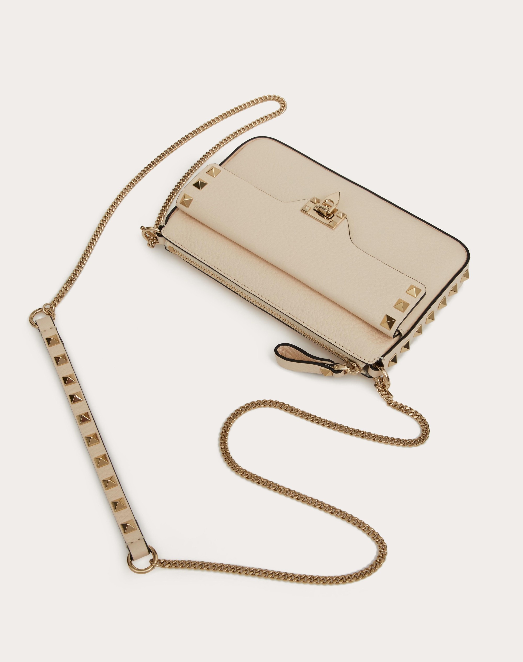 GRAINY CALFSKIN POUCH WITH ROCKSTUD CHAIN - 5