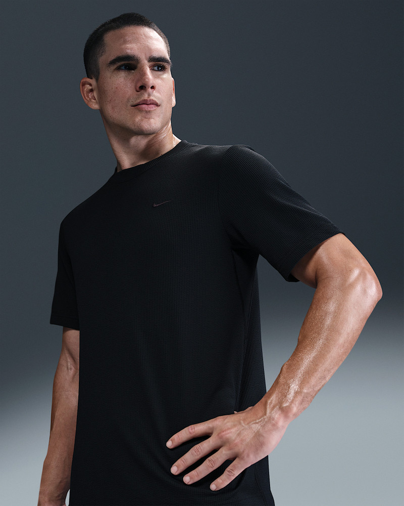 Nike Primary Men's Dri-FIT Short-Sleeve Versatile Top 1