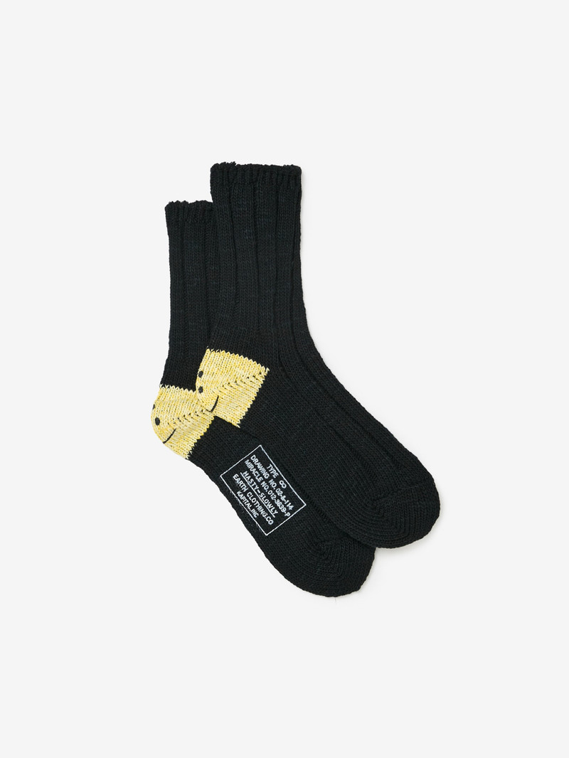 56 YARNS MA-1 RAINBOWY HAPPY HEEL SOCKS (BLACK) 1