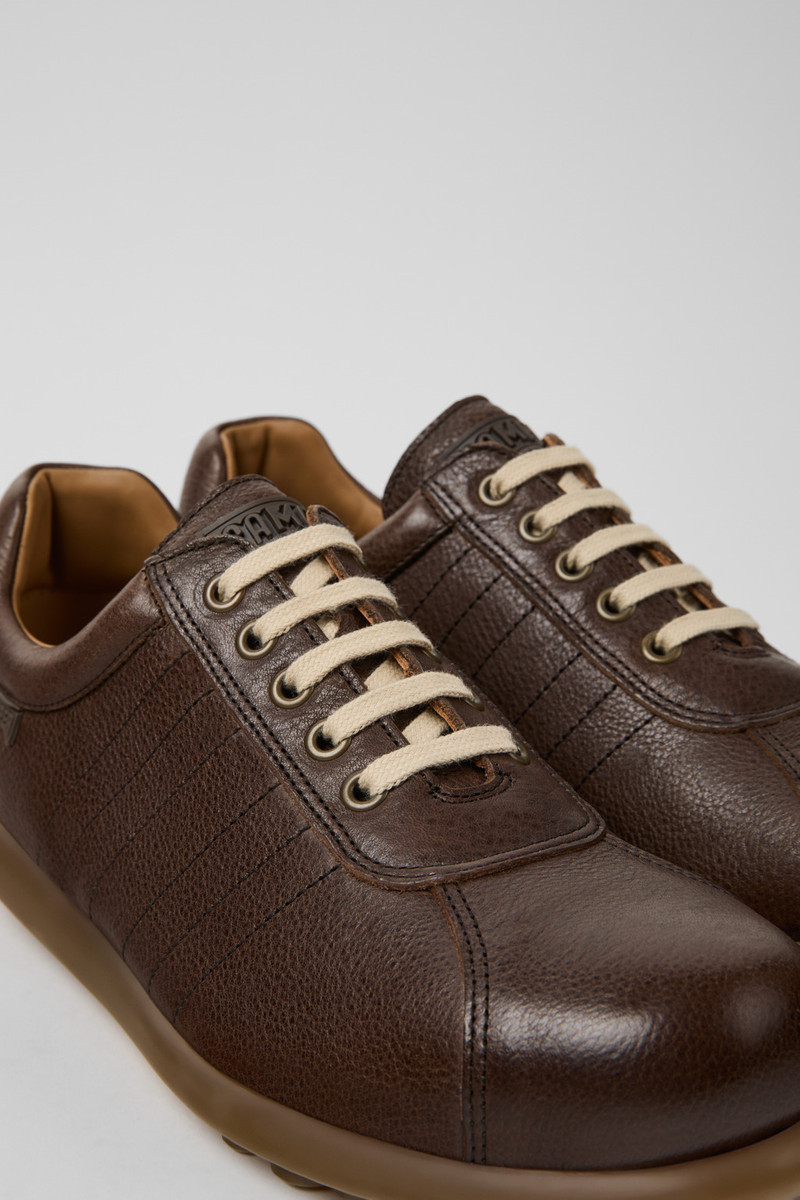 Brown Vegetable-Tanned Leather Shoes for Men. 2
