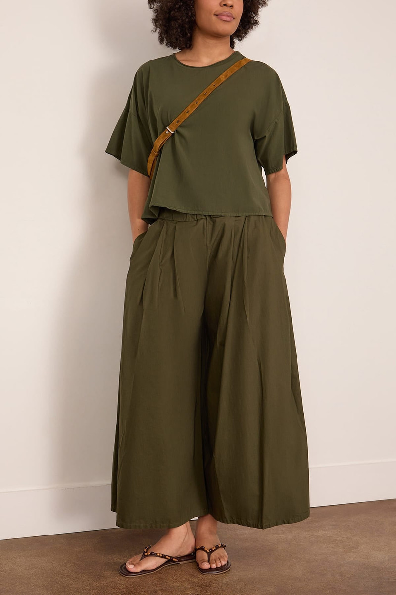 LABO.ART Maglia Frida Light in Olive outlook