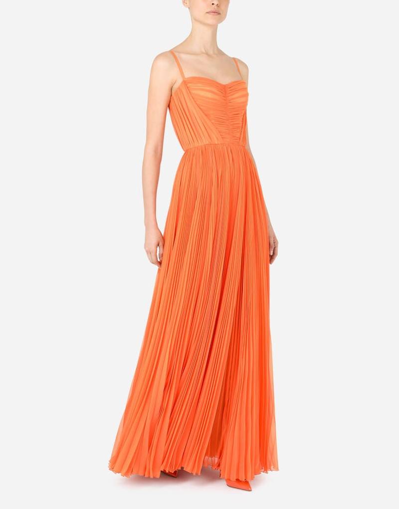 긴 sleeveless chiffon 드레스 와 sunray pleats 4