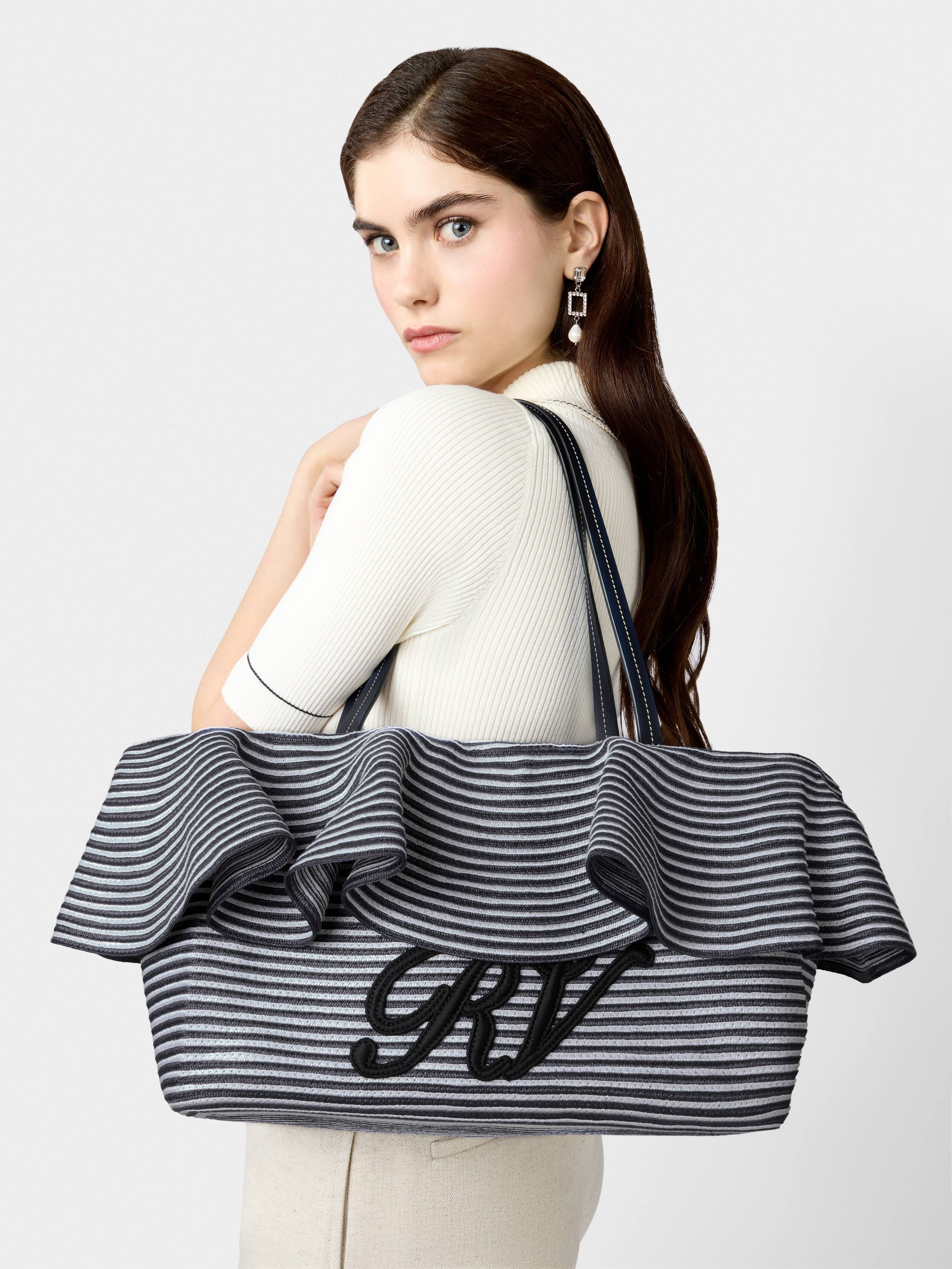 Medium Shopping Bag in raffia - 9