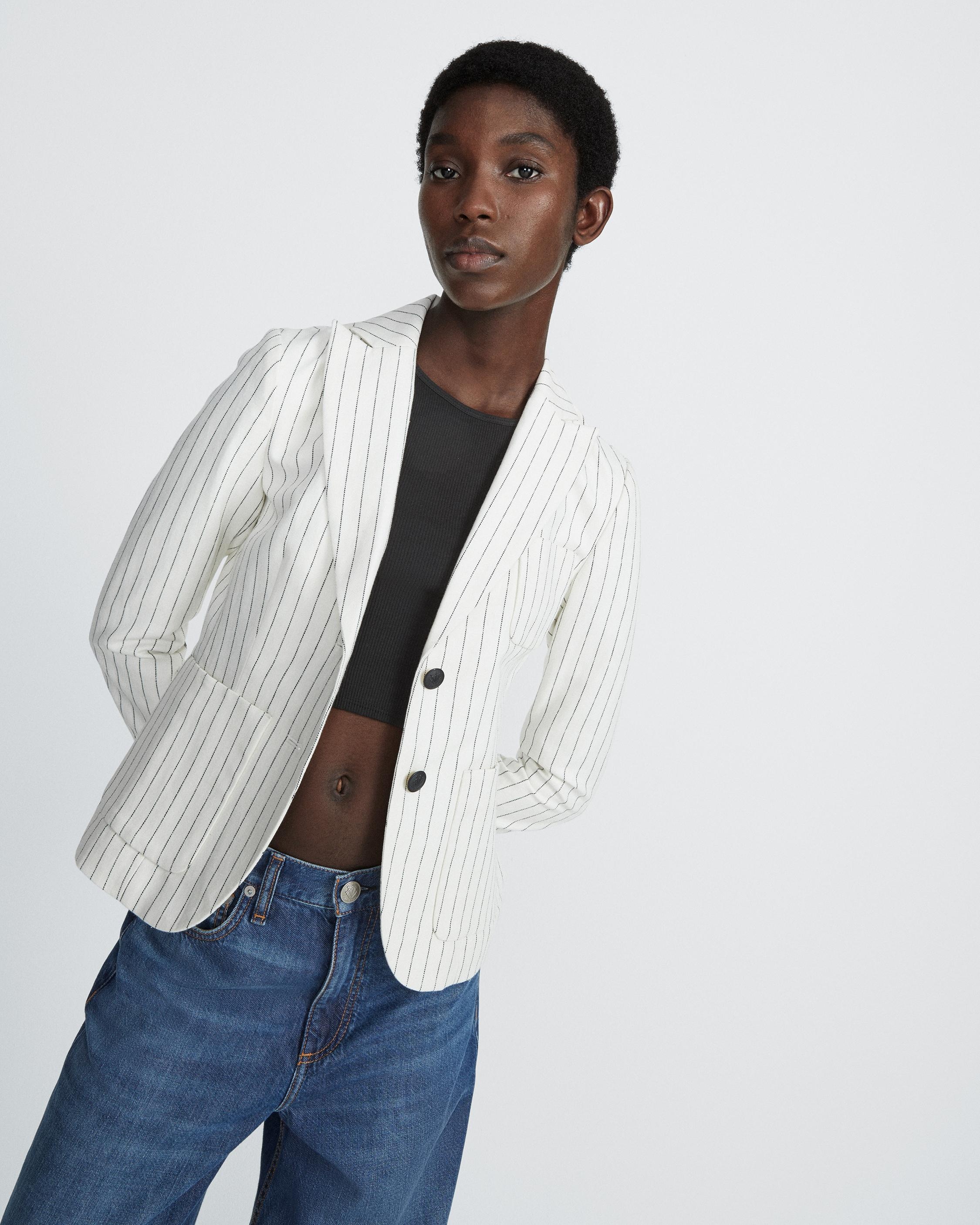 Nancy Striped Blazer
Classic Fit Blazer - 2