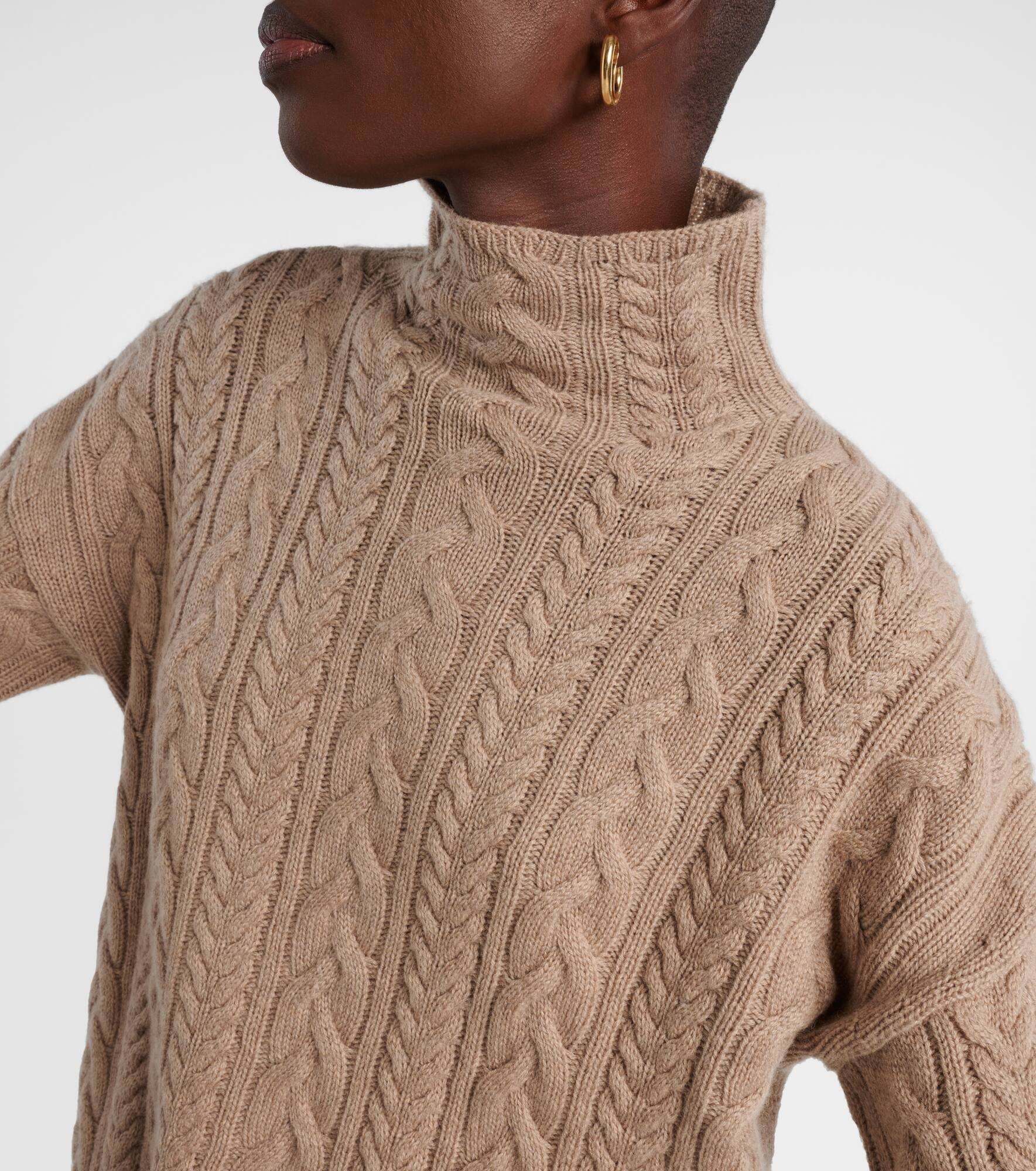 Cable-knit wool and cashmere sweater - 4