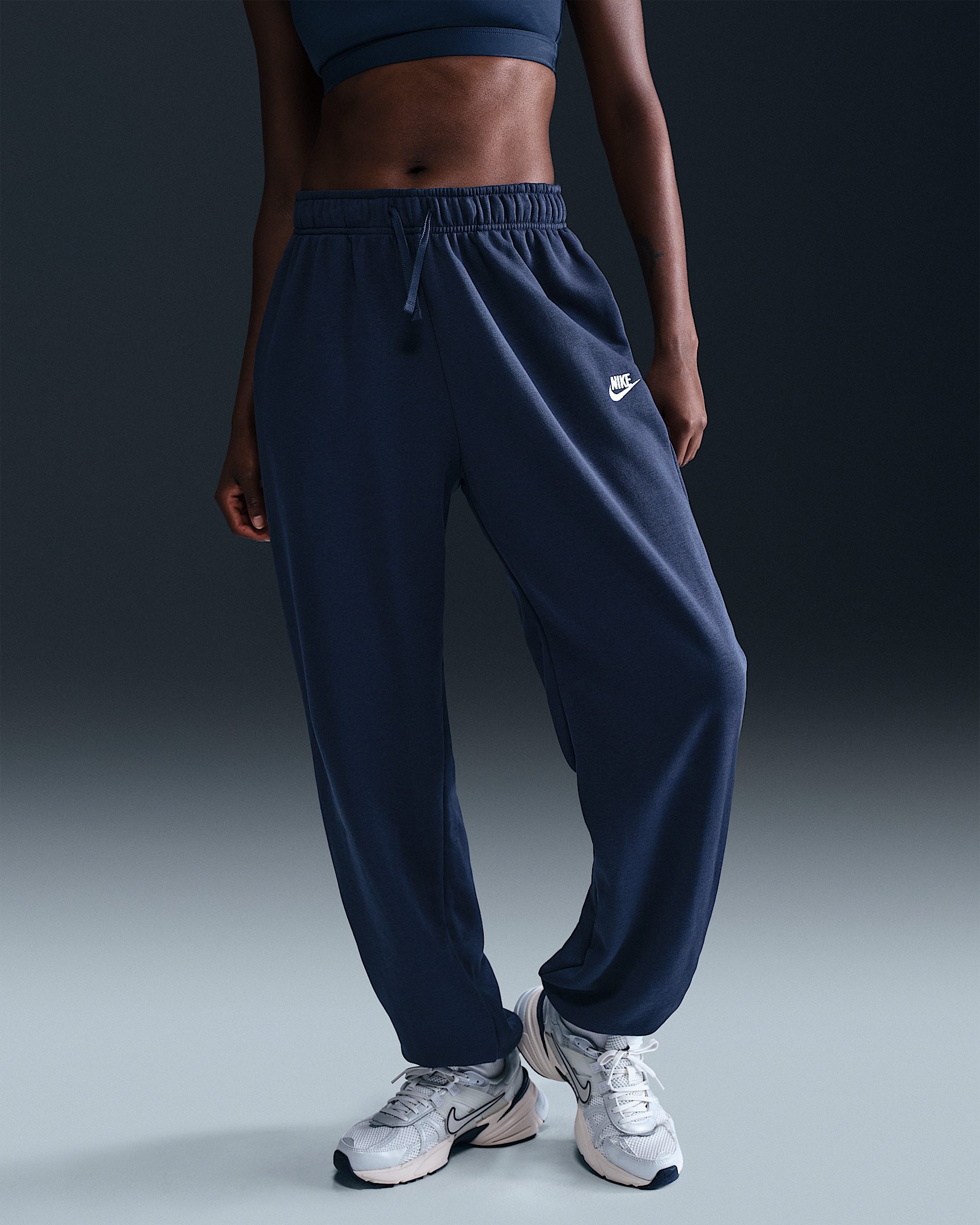 Nike Sportswear Club Fleece Women's Mid-Rise Oversized Sweatpants - 2