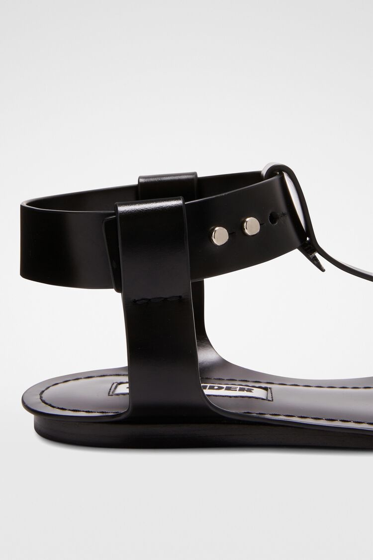 Flat Sandals - 6