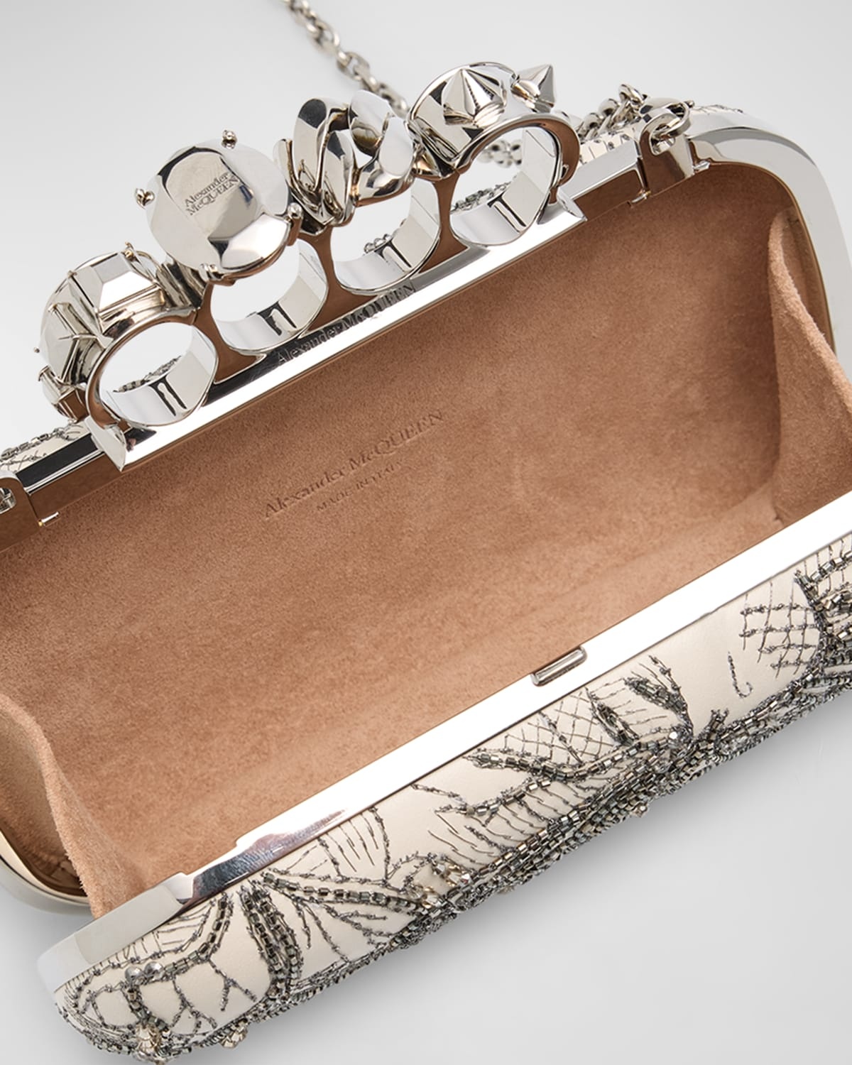 Knuckle Four-Ring Embellished Clutch Bag - 4