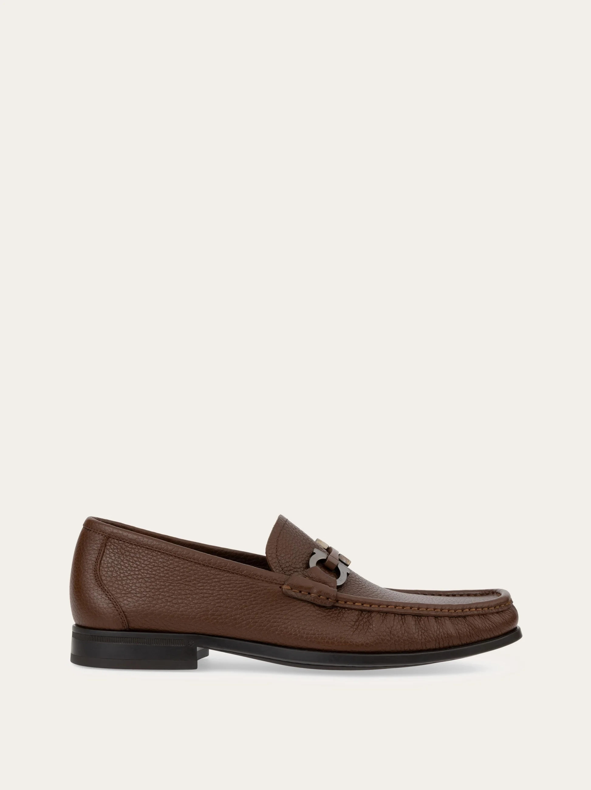 Gancini ornament loafer - 1
