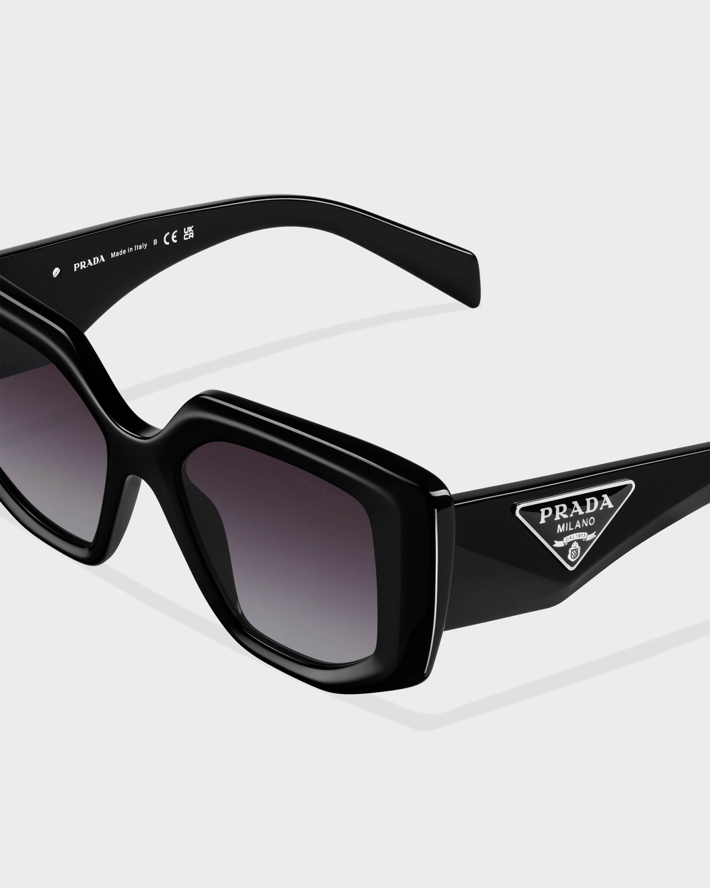 Sunglasses with triangle logo - 5