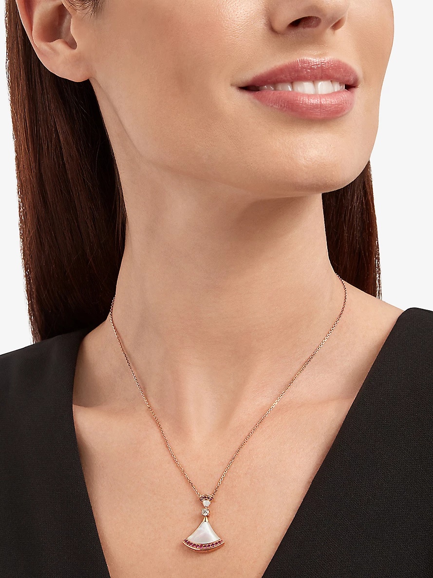 Divas dream necklace hotsell
