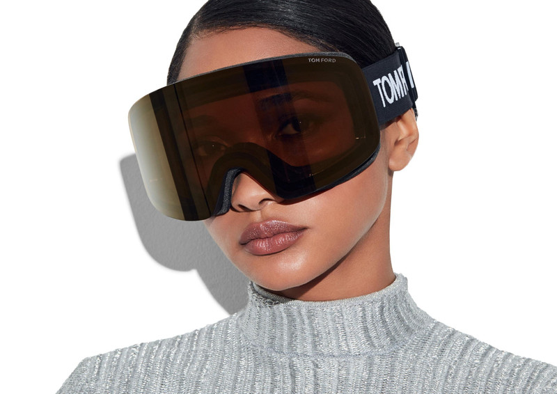 SKI GOGGLES 10