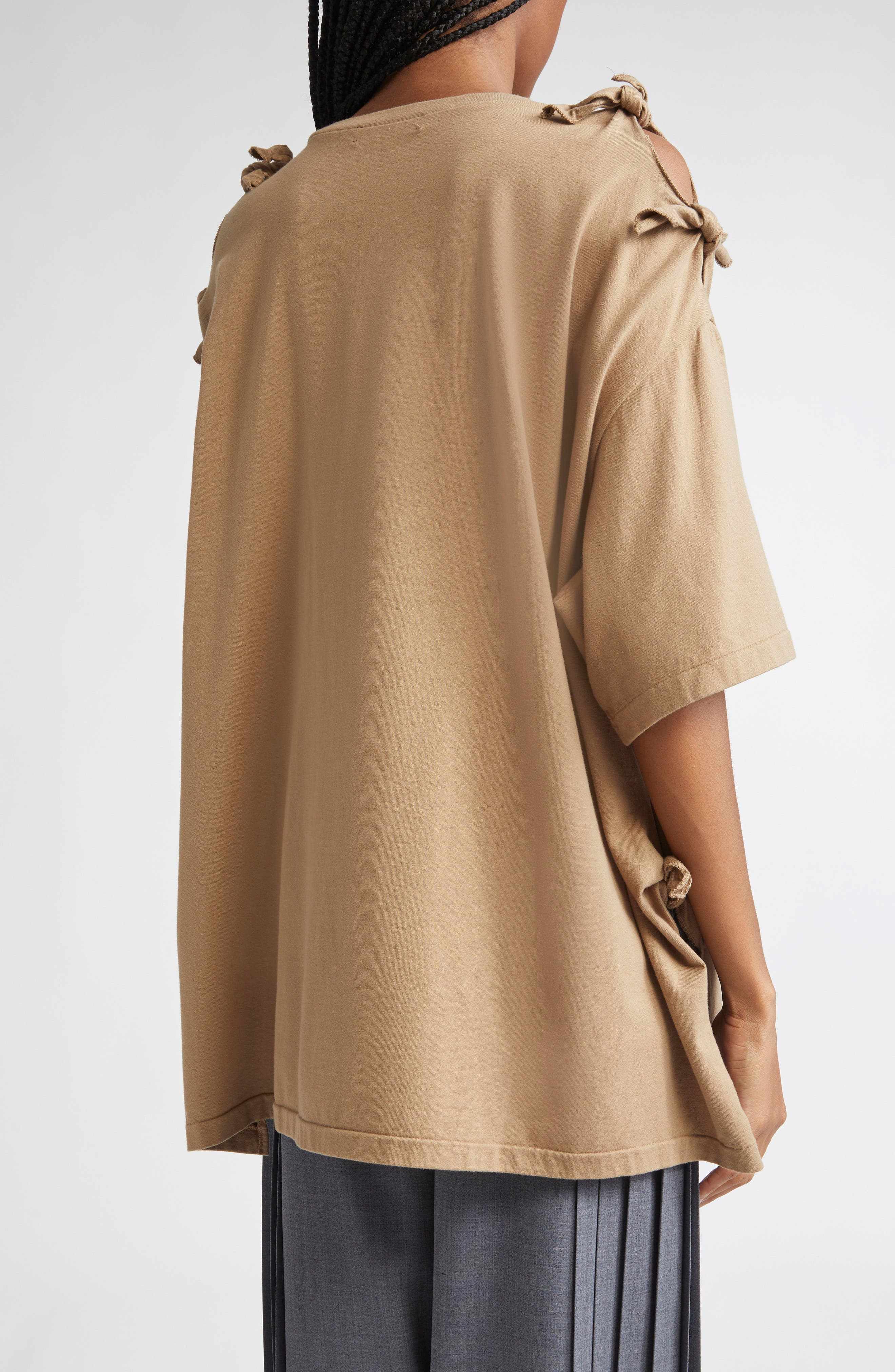 Undercover Embroidered Bow Sleeve Cotton T-Shirt in Gray Beige at Nordstrom - 3