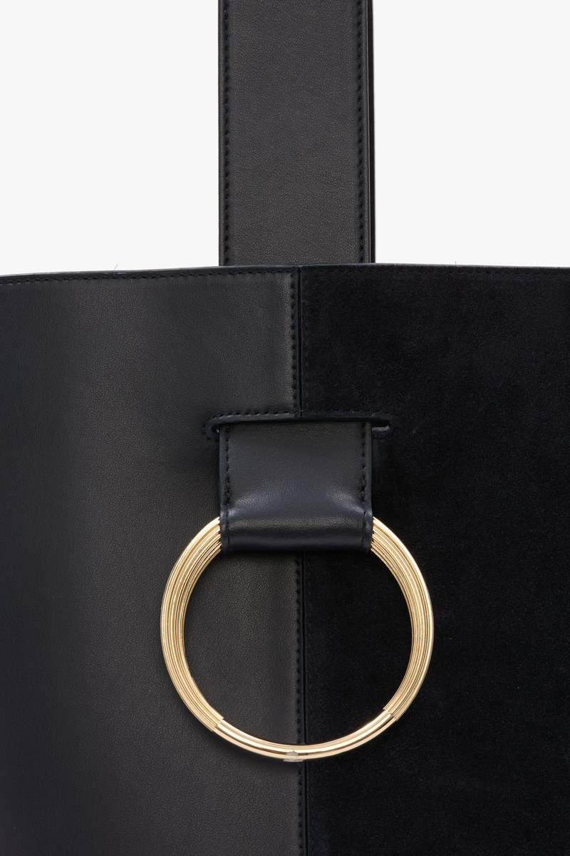 Dia Bucket Bag In Navy Leather 2
