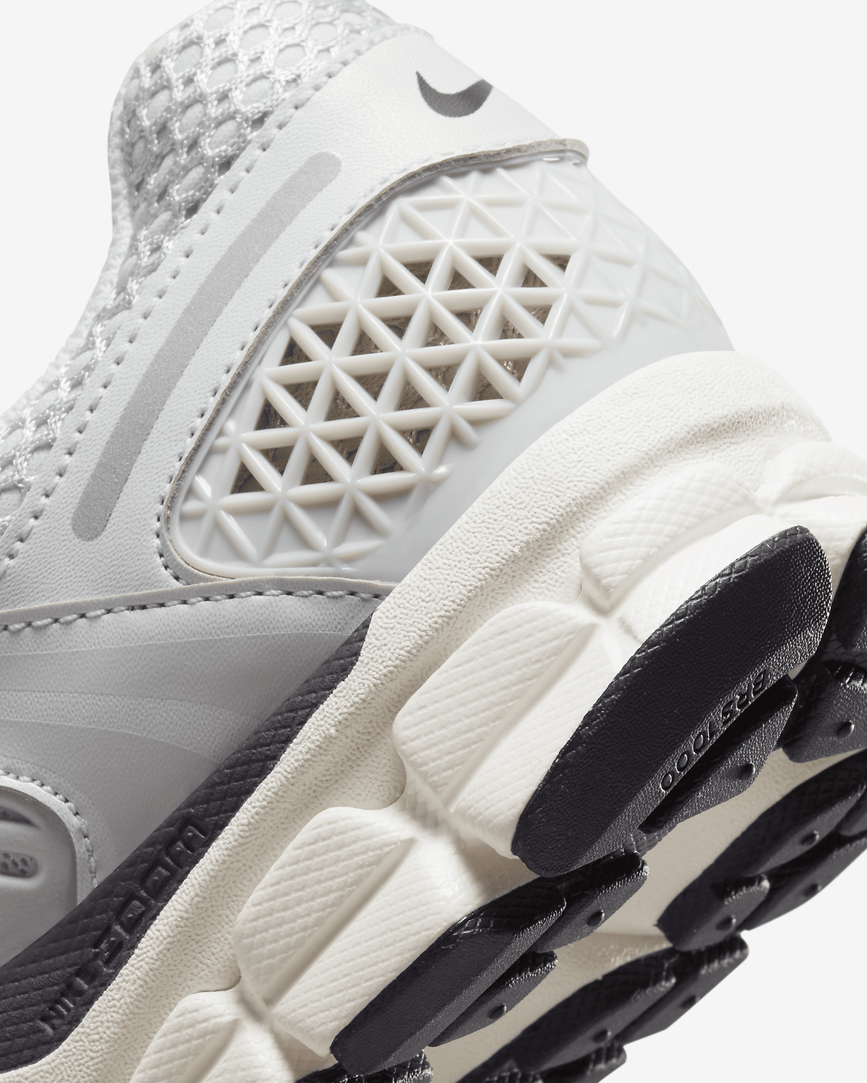 Nike Zoom Vomero 5 Women's Shoes - 9
