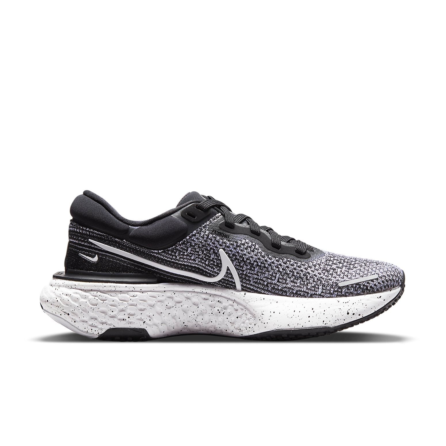 (WMNS) Nike ZoomX Invincible Run Flyknit 'White Black' CT2229-103 - 2