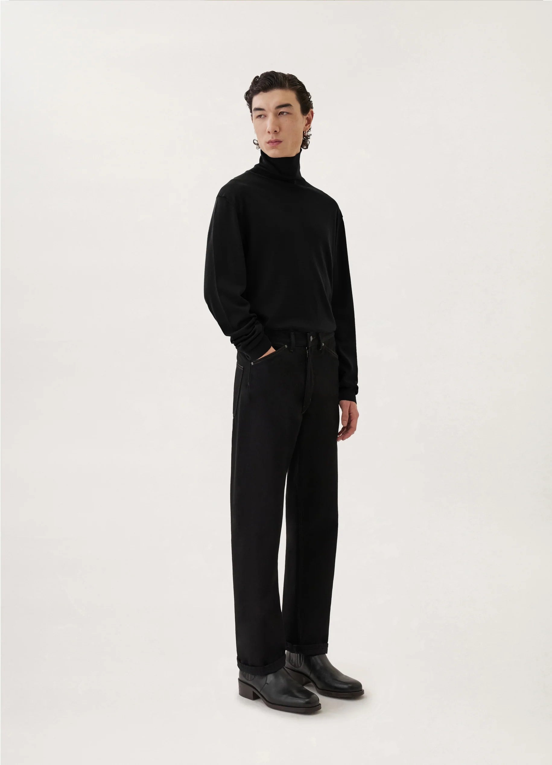 SEAMLESS JEANS
BLACK DENIM - 4