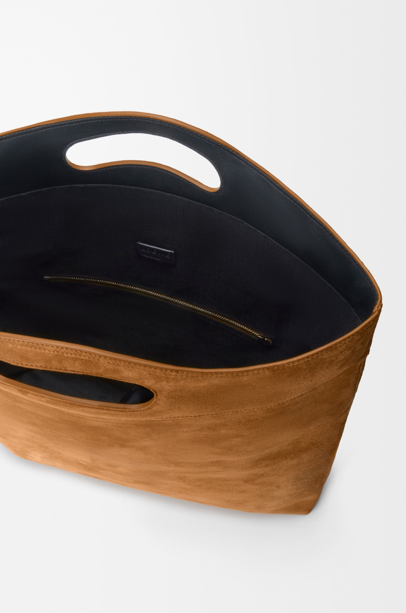 Bob folded tote in suede 10