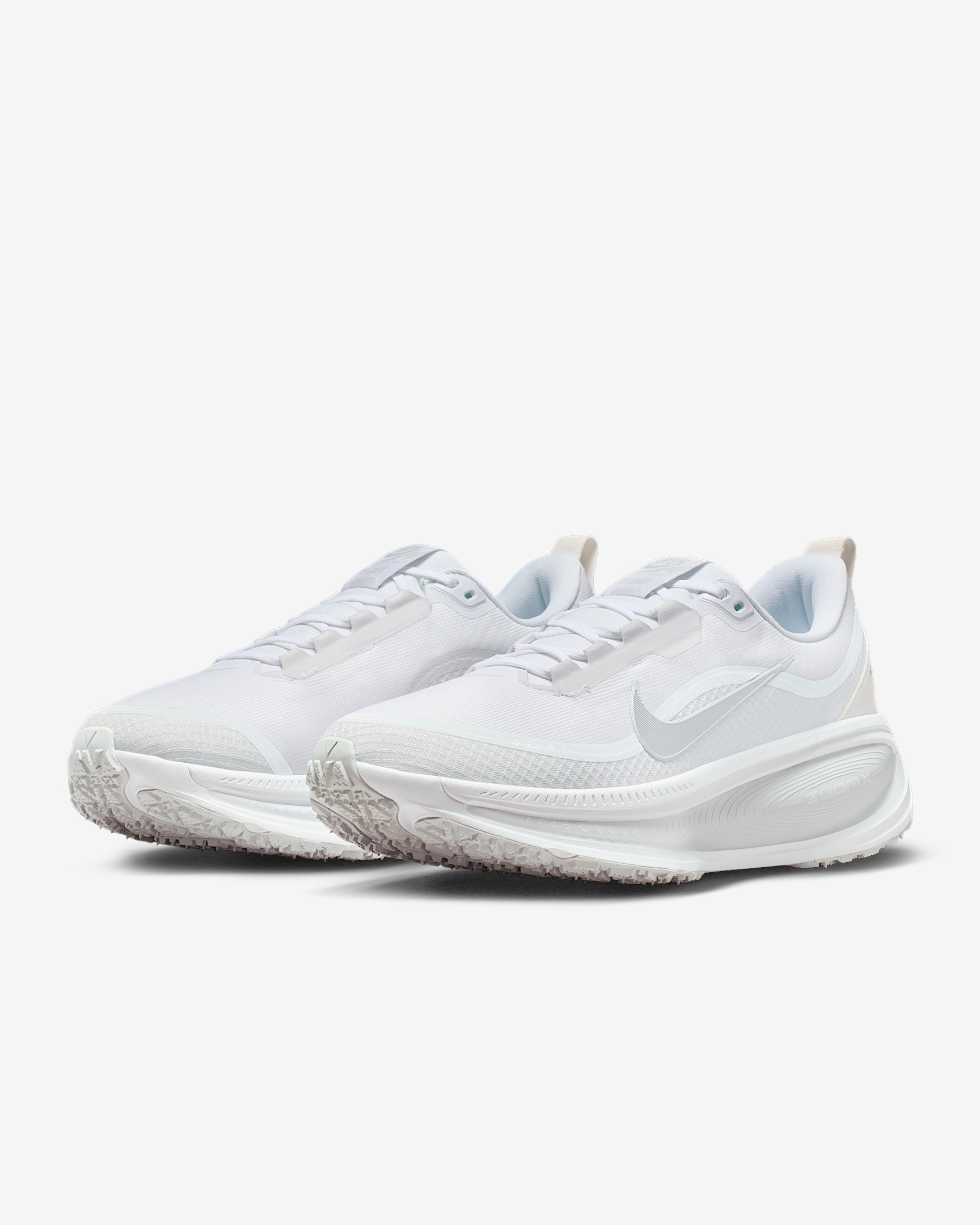 Nike Vomero 18 GORE-TEX Men's Waterproof Road Running Shoes with Reflective Accents - 5