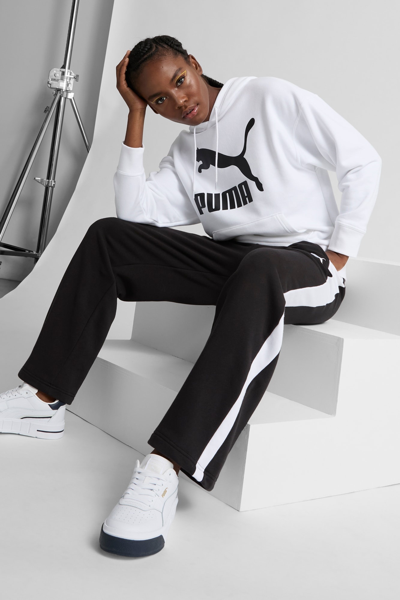 Classics Logo Women's Hoodie - 5