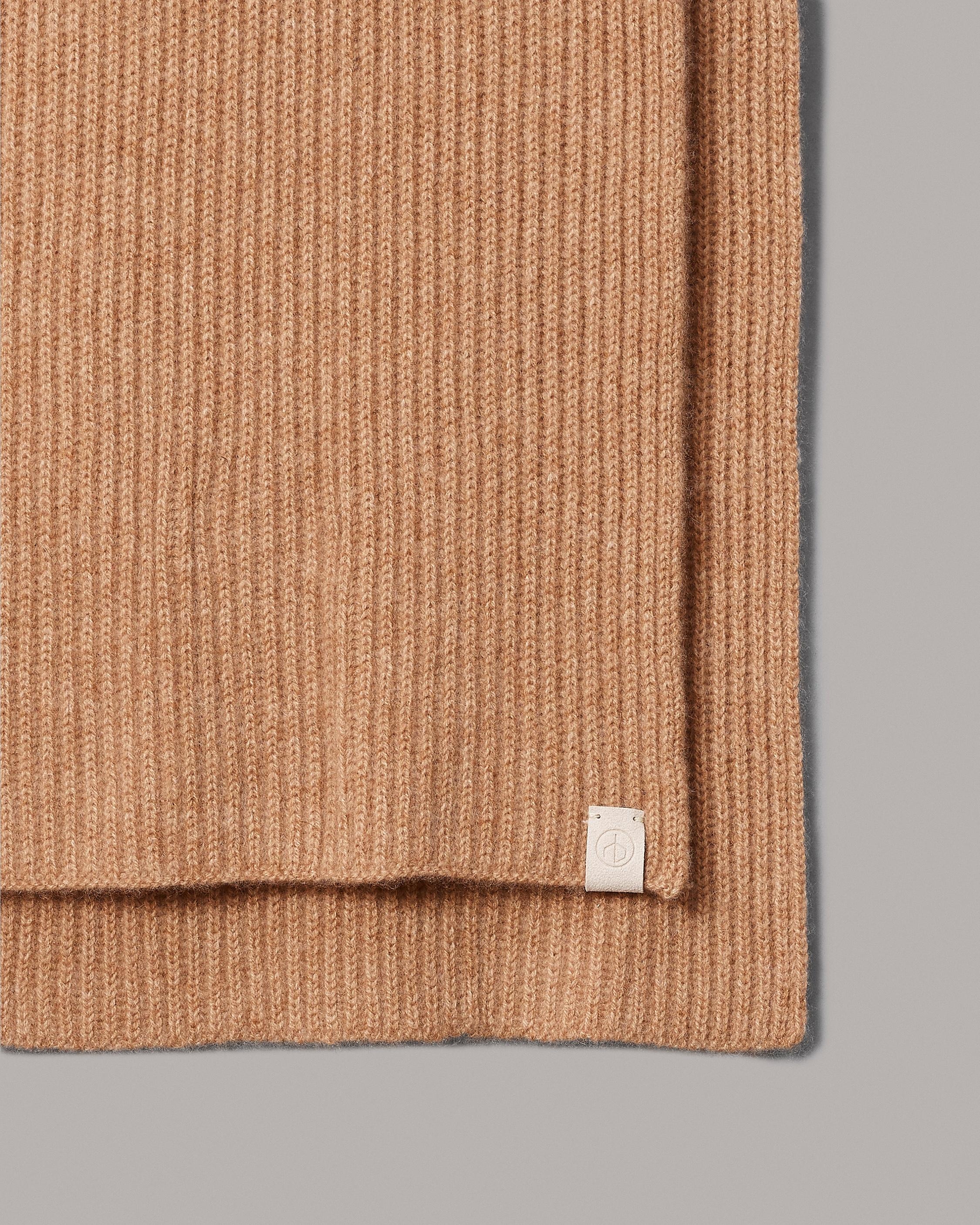 Ace Cashmere Scarf
Midweight Scarf - 2
