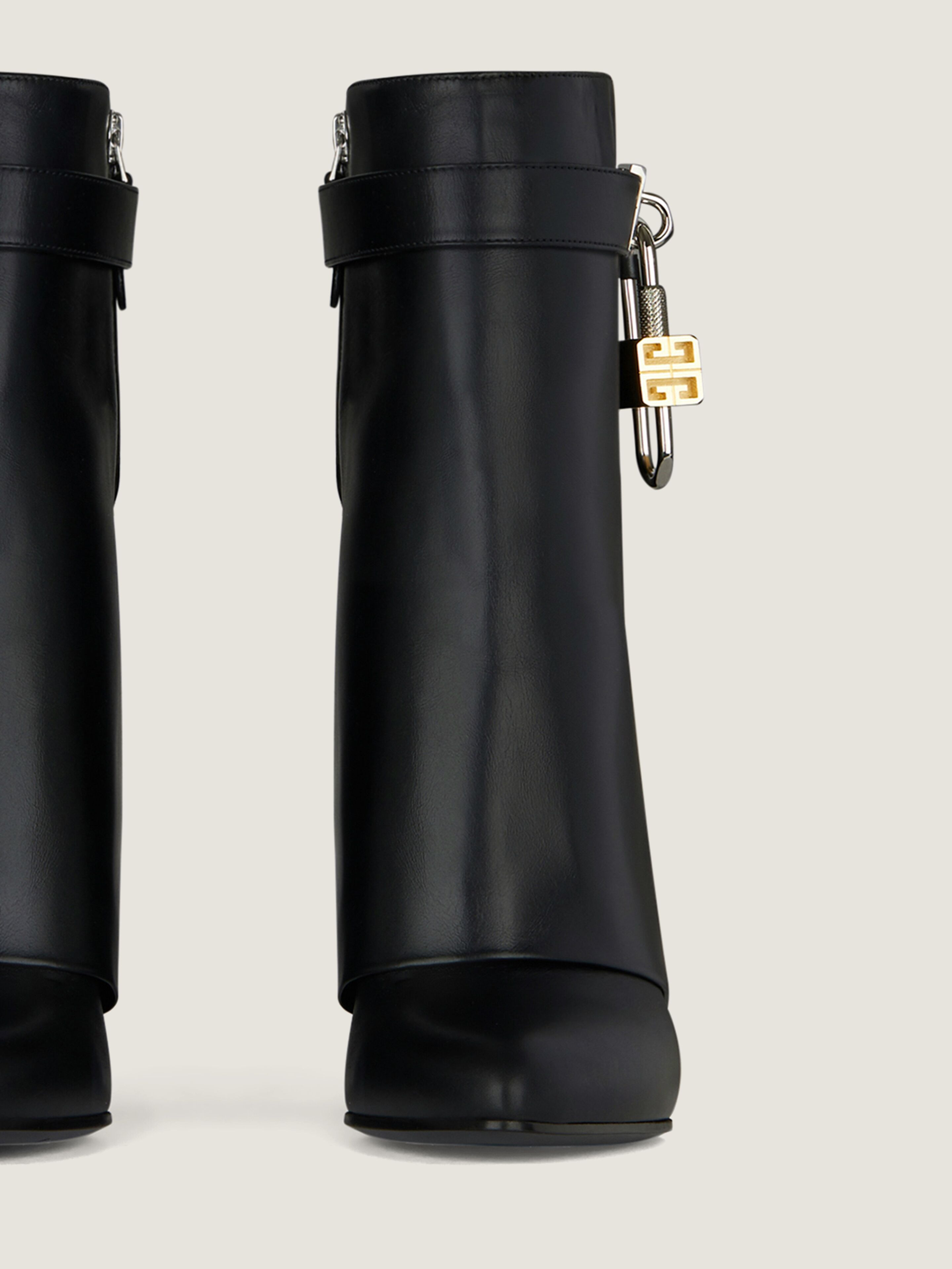SHARK LOCK ANKLE BOOTS IN LEATHER - 5
