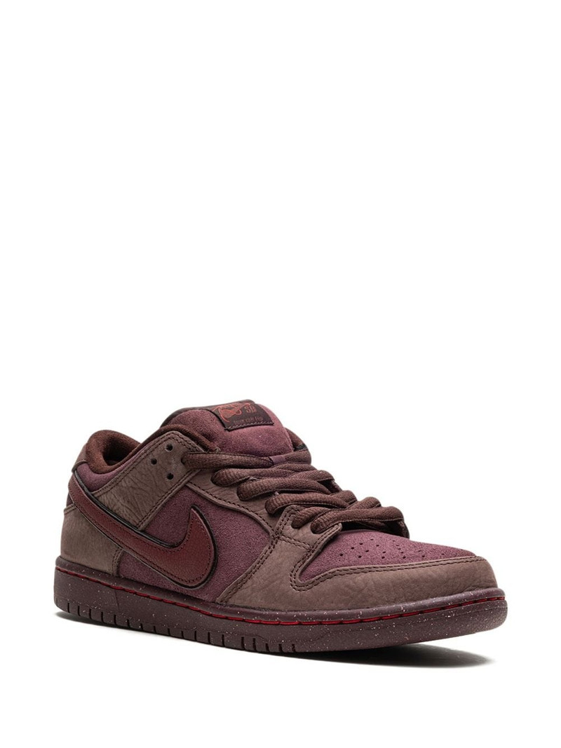 Nike SB Dunk Low "City of Love" sneakers outlook