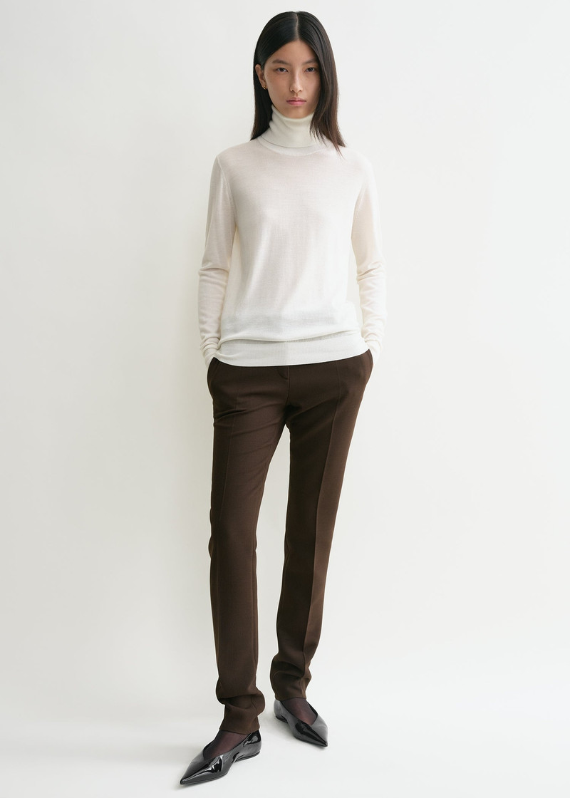 Totême Fine turtleneck off-white outlook