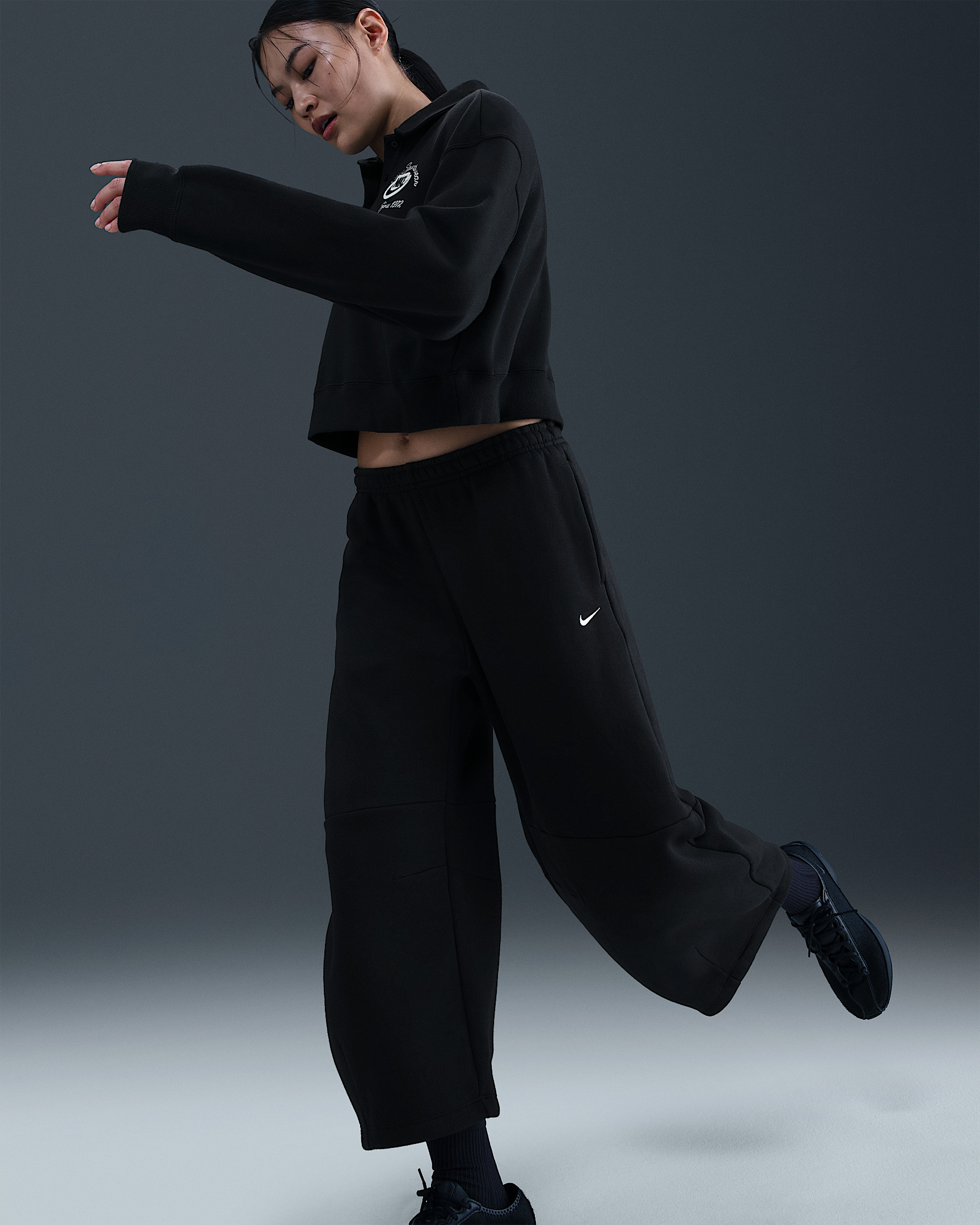 Nike Sportswear Phoenix Fleece Women's Loose Mid-Rise Barrel Pants - 5