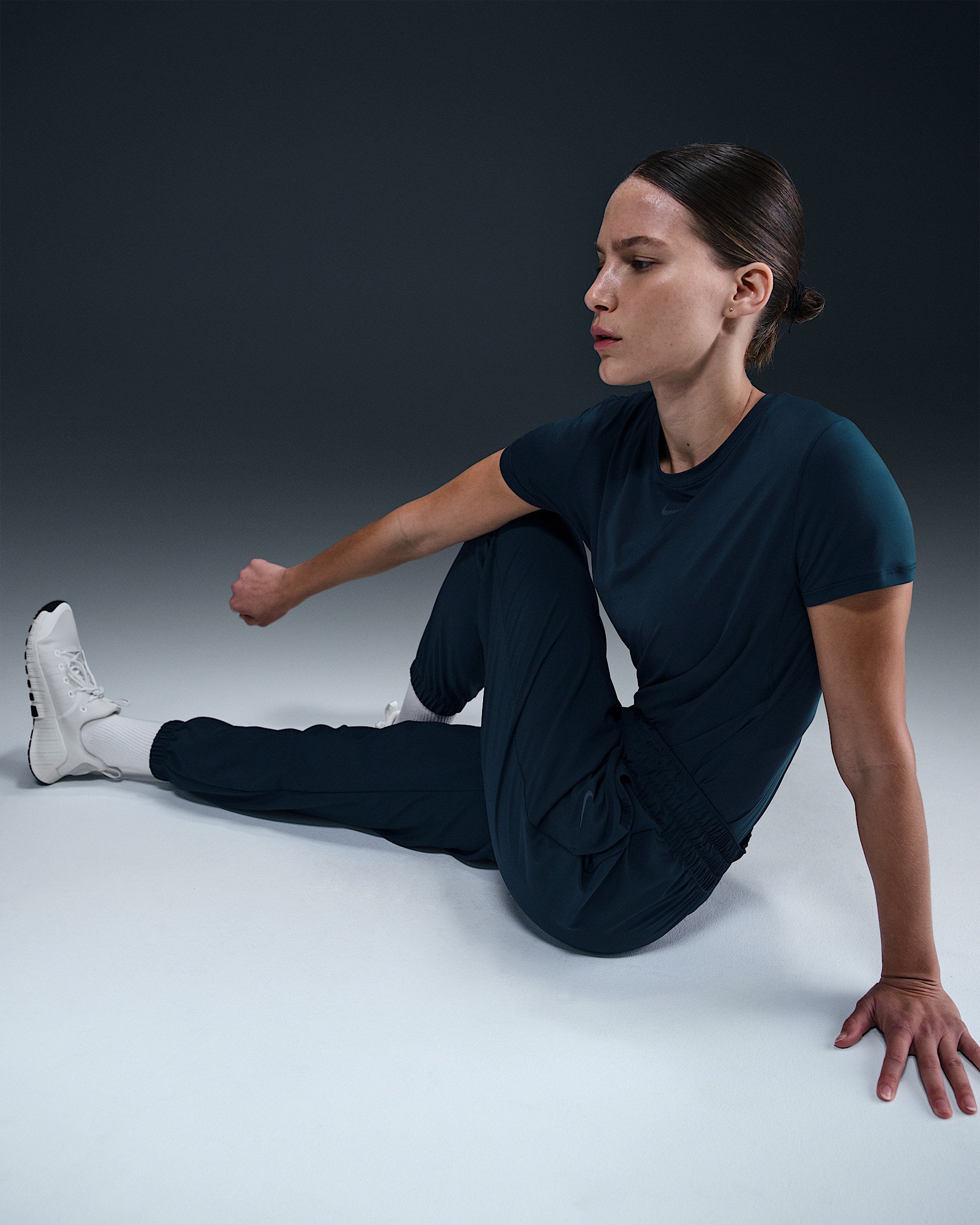 Nike One Women's Dri-FIT High-Waisted 7/8 Joggers - 3