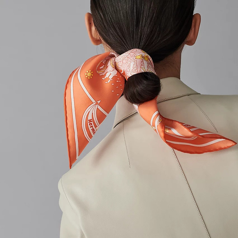 Hermès Le Sacre de l'Hiver scarf 45 outlook
