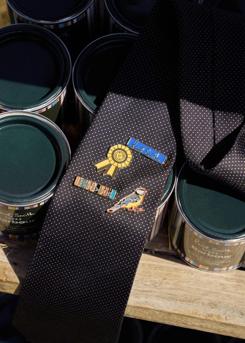 Paul Smith Paul Smith loves Barbour - Stripe Pin Badge outlook