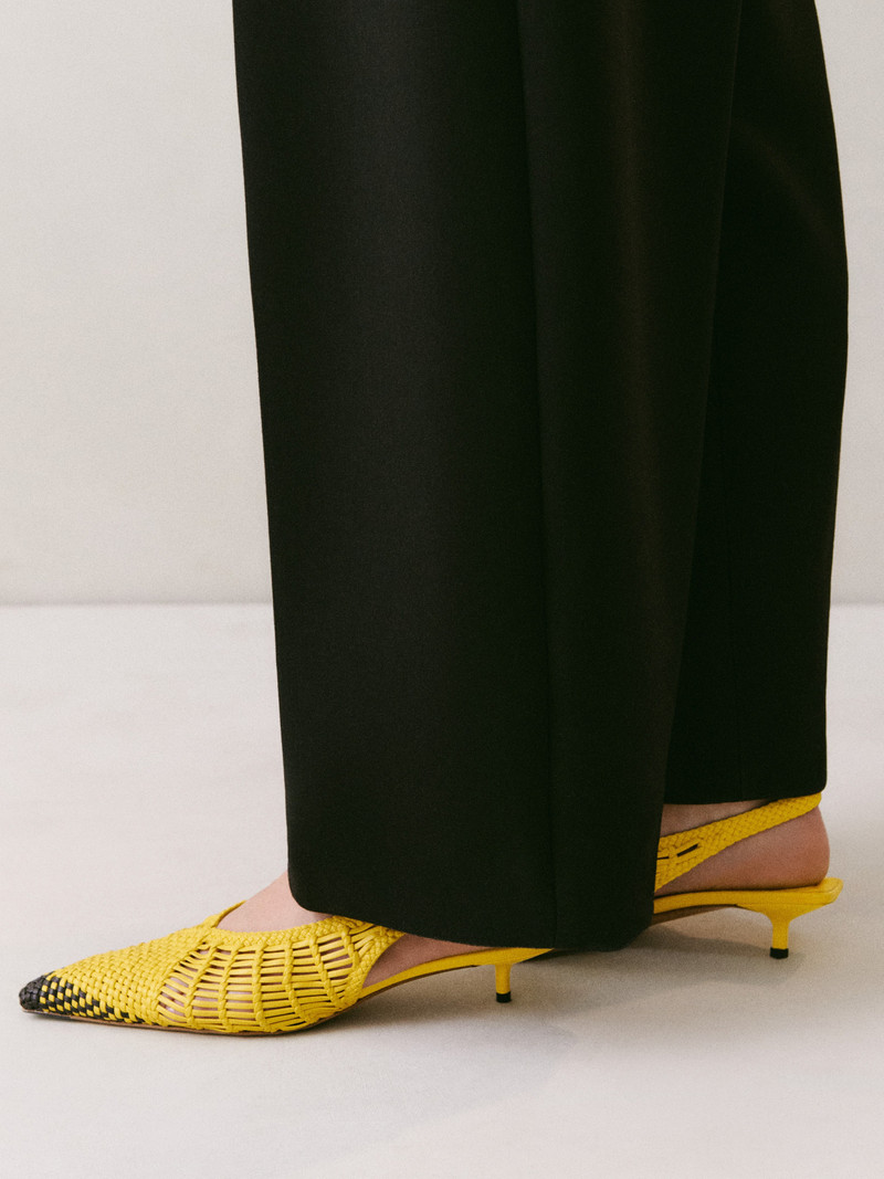 JACQUEMUS The low Cubisto Banane outlook