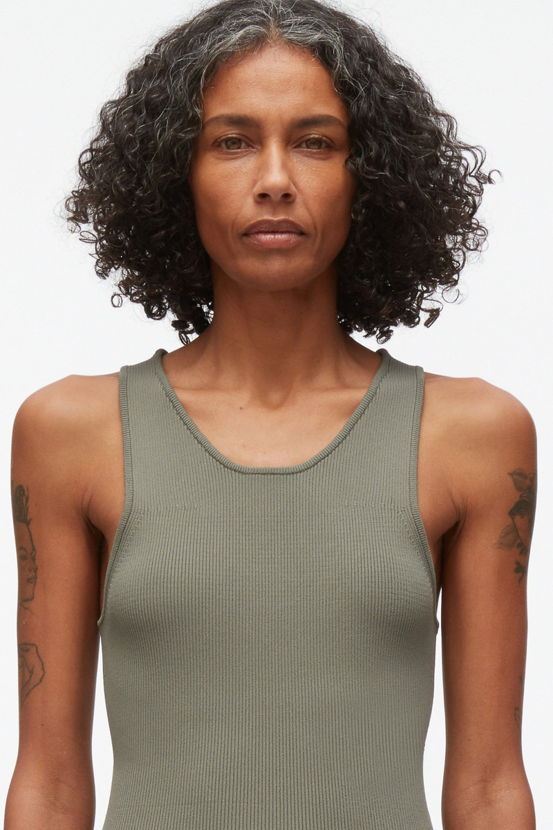 Compact Rib Layering Tank 6