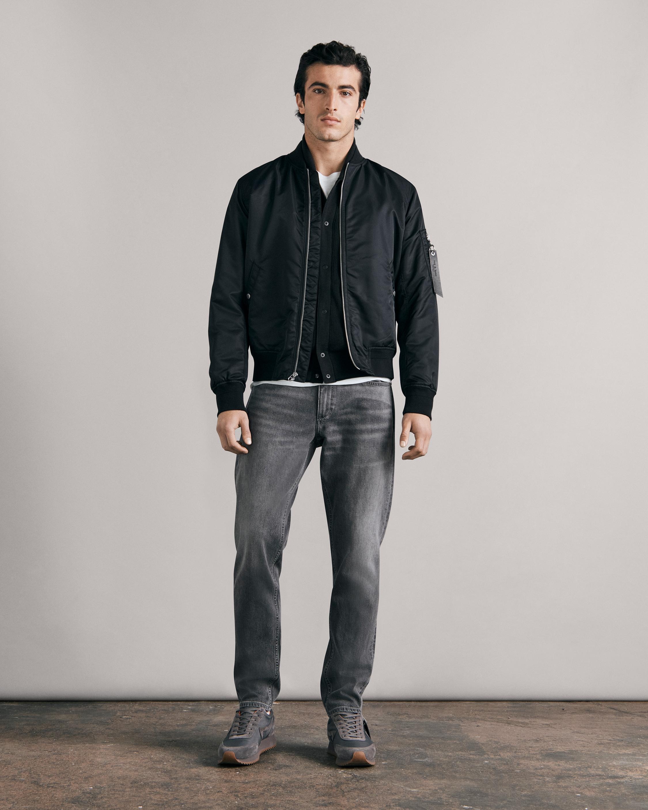 Fit 3 - Aston
Athletic Fit Grey Authentic Stretch Jean - 2