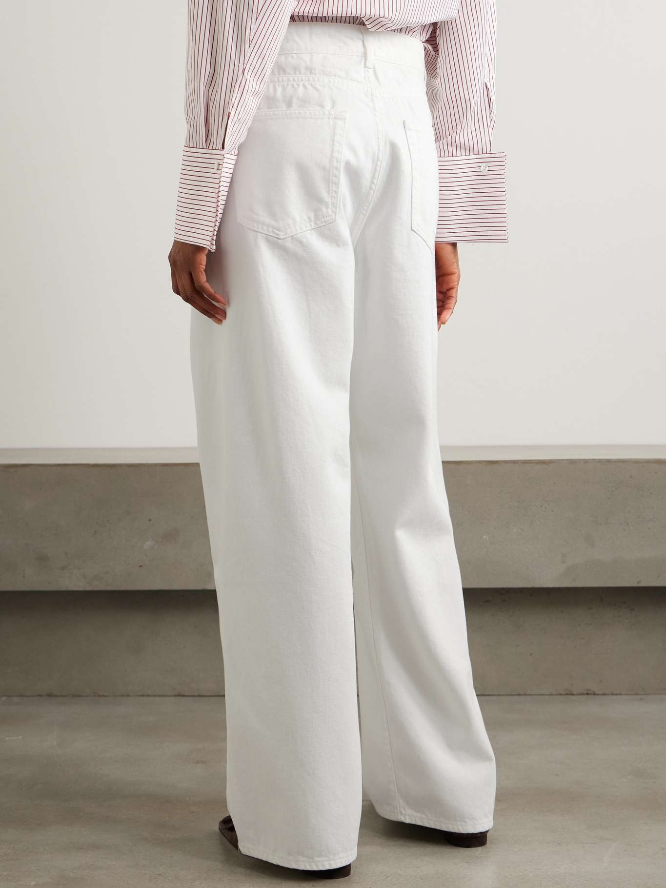 High-rise wide-leg jeans - 4