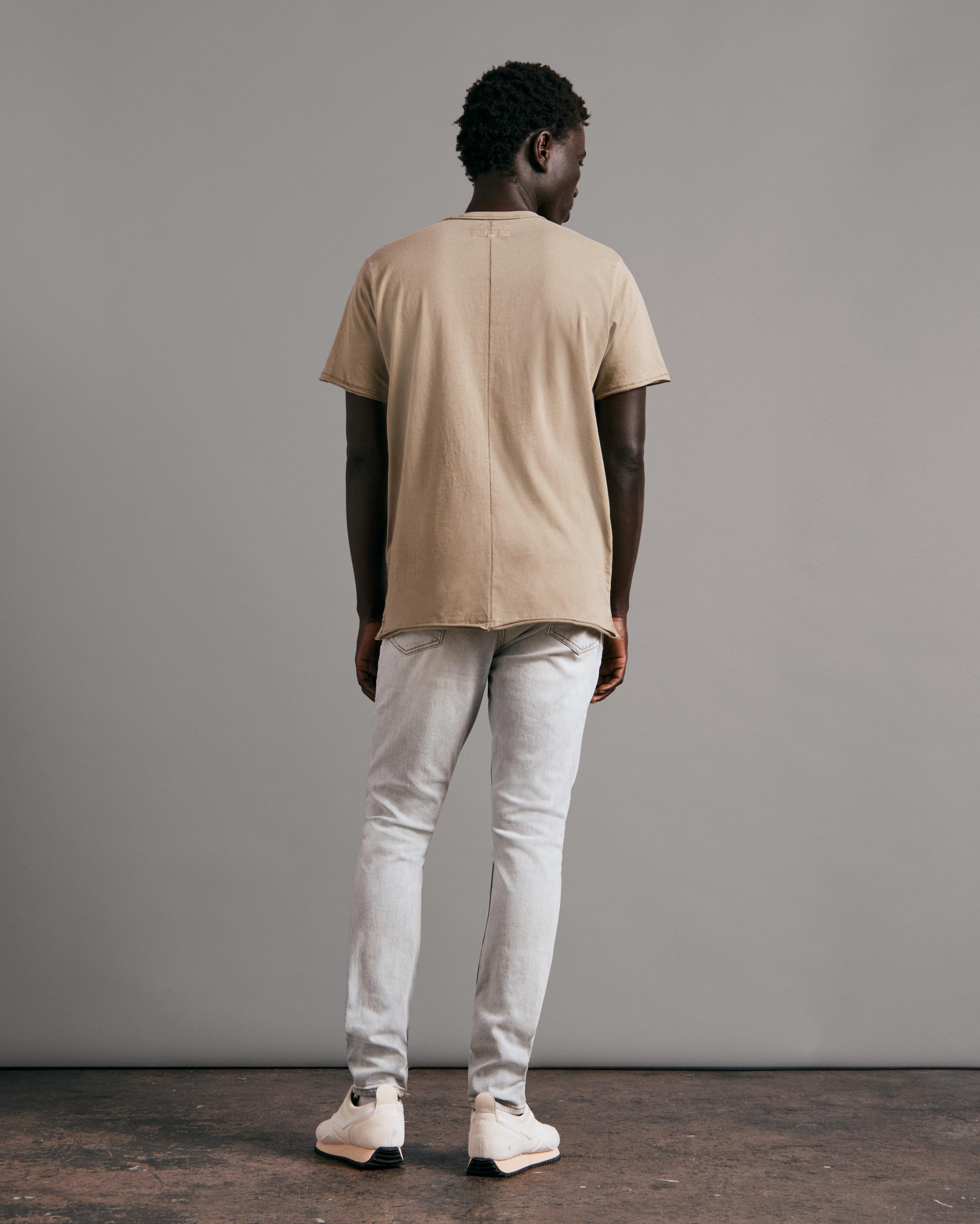 Fit 1 - Julius
Skinny Fit Light Indigo Aero Stretch Jean - 3