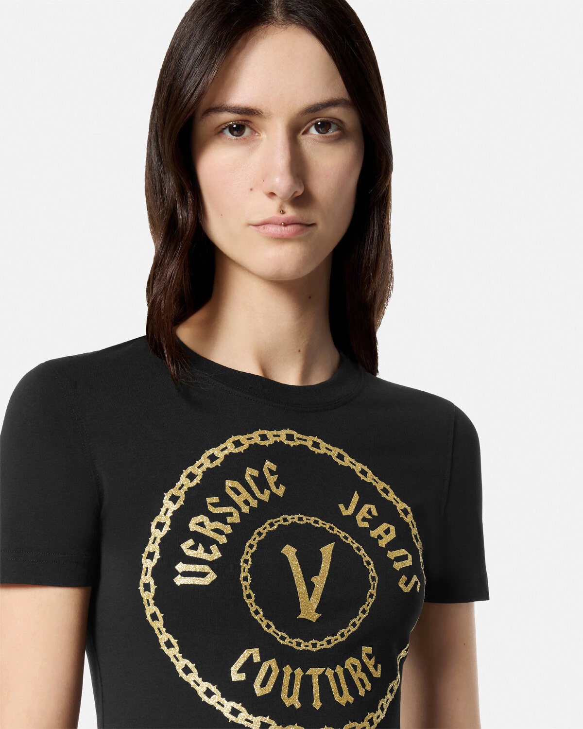 Chain V-Emblem T-Shirt - 3